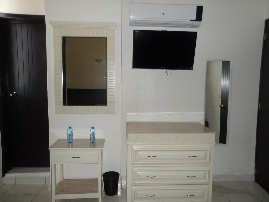Hotel Fernando Tuxtla Gutiérrez Pokoj fotografie